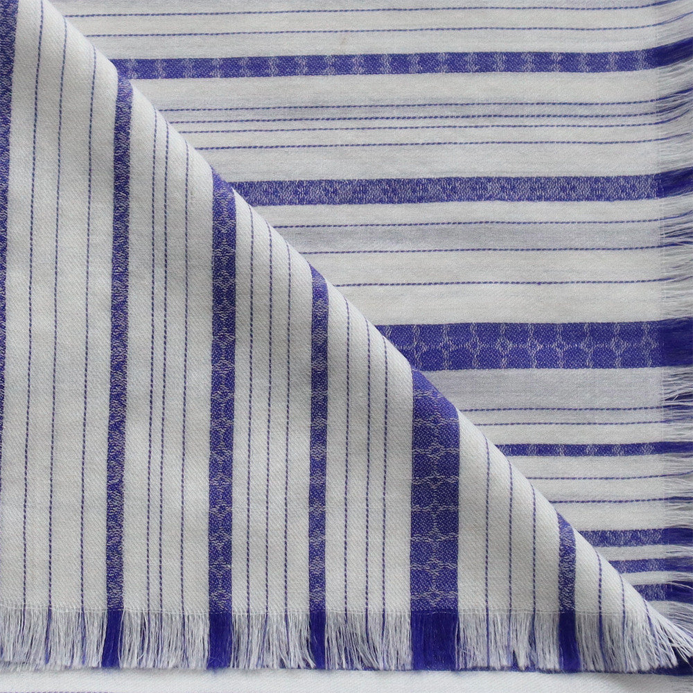popsfl.com outlet: Women stole shawl baby alpaca and silk, white with blue stripes. made in peru popsfl.com outlet: Women stole shawl baby alpaca and silk, white with blue stripes. made in peru